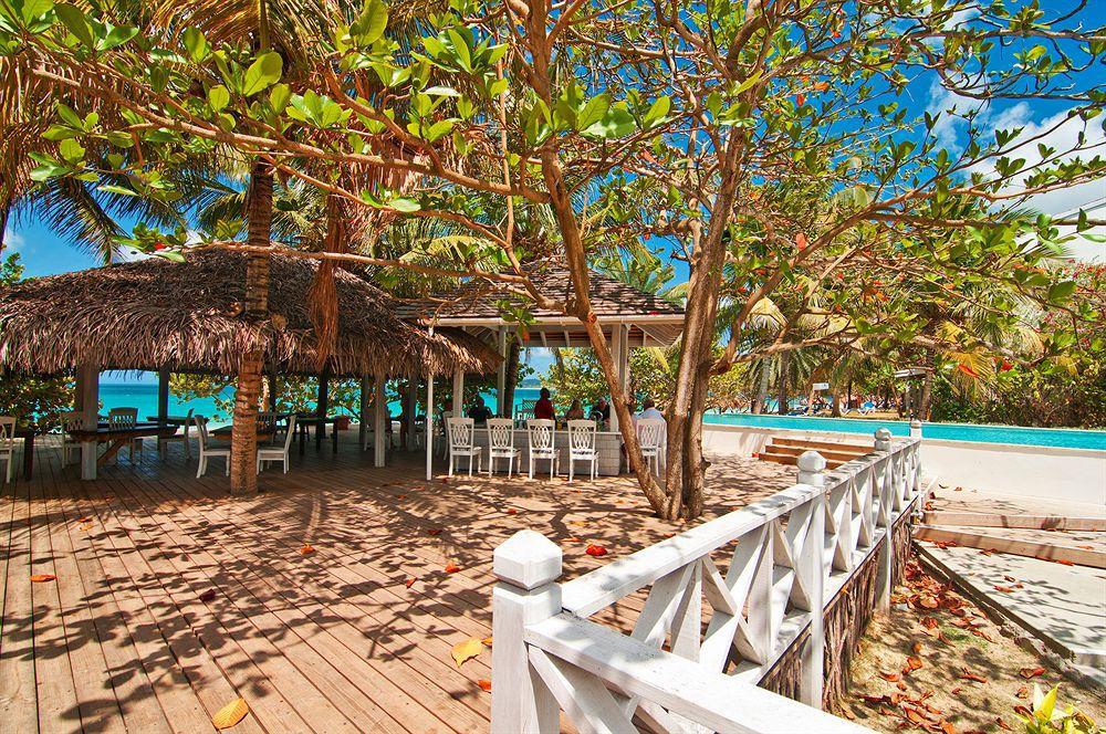 Coconut Beach Club Resort St. John's المظهر الخارجي الصورة
