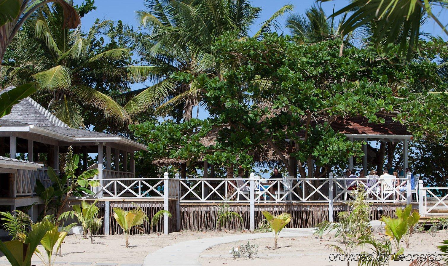 Coconut Beach Club Resort St. John's المطعم الصورة